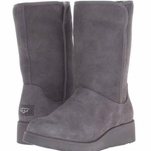 Ugg Amie Boots Size 6